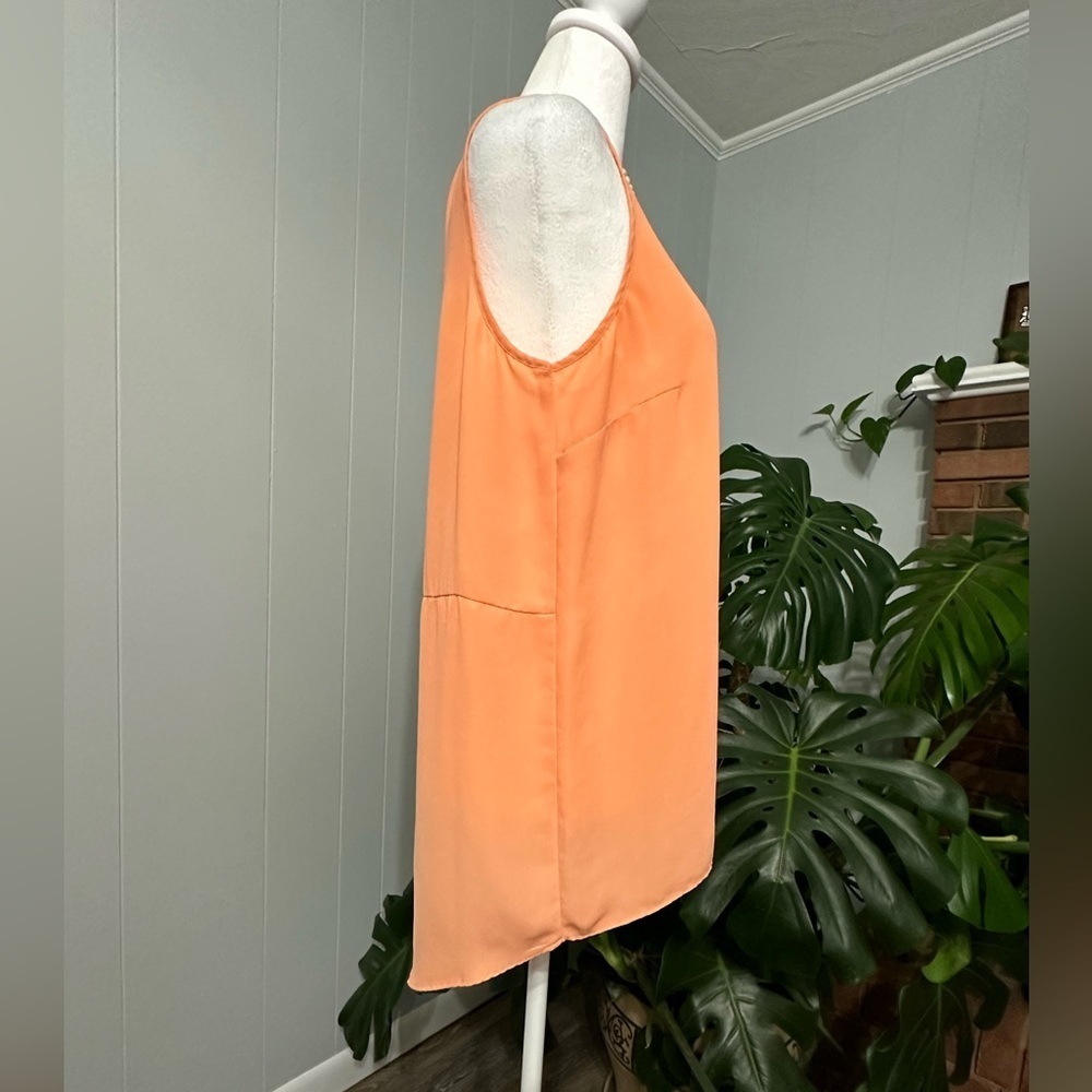 ποΈ mossimo high low sleeveless top with excellent condition.